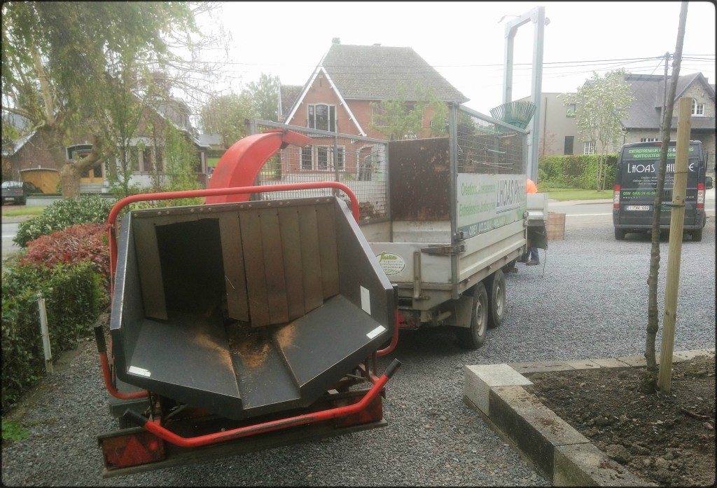 Camionnette, remorque et machine agricole