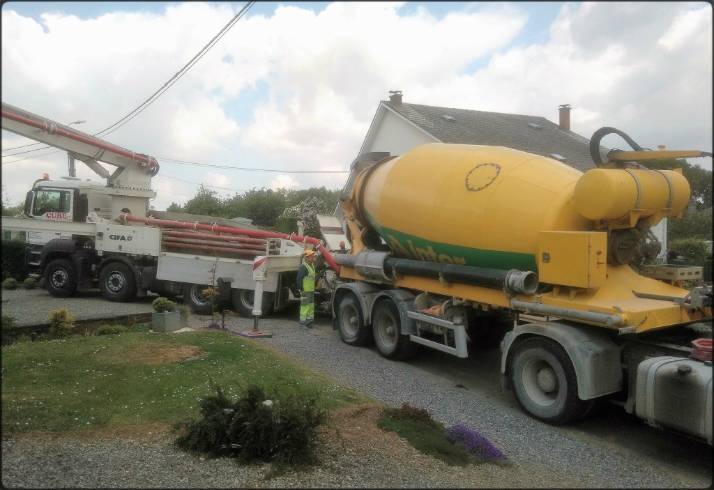 Deux camions de chantiers