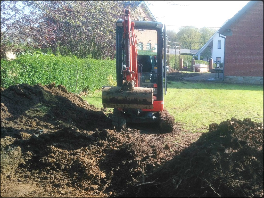 Minipelle creusant un terrain