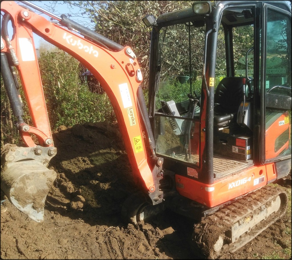 Minipelle creusant un terrain